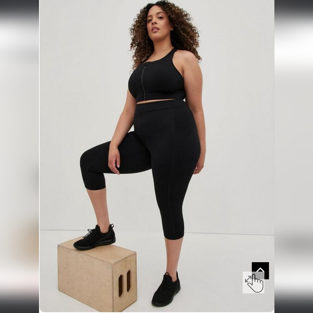 Torrid Bombshell Capri Active Leggings